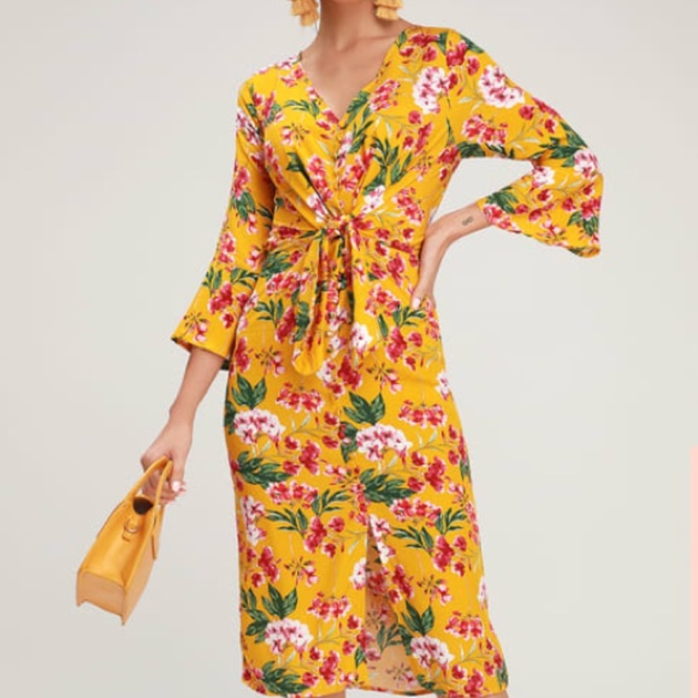NWT Floral Print tie dress. SIZE M